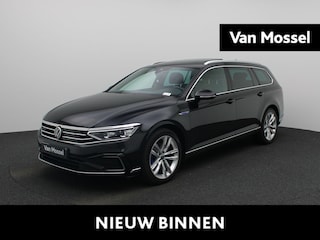 Volkswagen Passat Variant 1.4 TSI PHEV GTE Business | Panoramadak | Trekhaak | Camera | Stoelverwarming |