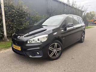 BMW 2-serie Tourer 216d Centennial High Executive / AUTOMAAT / LEER / PANORAMADAK