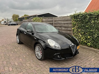 Alfa Romeo Giulietta 1.4 T Distinctive Automaat Leer