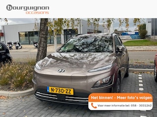Hyundai Kona EV Fashion 64 kWh 204 Pk | Trekhaak | LED | Head-up | Carplay | Adaptive Cruise | Climate Control | Navigatiesysteem | Camera | 17 Inch