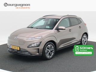 Hyundai Kona EV Fashion 64 kWh 204 Pk | Trekhaak | LED | Head-up | Carplay | Adaptive Cruise | Climate Control | Navigatiesysteem | Camera | 17 Inch
