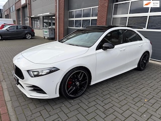 Mercedes-Benz A200 AMG Limo LED Pano Camera Sfeer