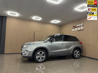 Suzuki Vitara 1.6 High Executive * Panoramadak / Navigatie / Afn. Trekhaak / NL Auto *