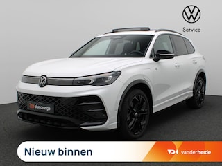 Volkswagen Tiguan 1.5 eHybrid R-Line Edition 272PK DSG Black style, Rondomzichtcamera, Matrix LED, Panoramadak, 20" lichtmetaal, Stoel en stuurverwarming, Keyless, elektrische achterklep, Side Assist