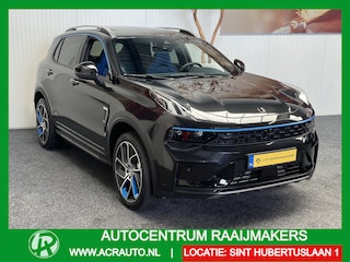 Lynk & Co 01 1.5 ZWARTE HEMEL, 6,6kW 100 STUKS OP VOORRAAD ! VOL OPTIES ! 360 CAMERA ADAPTIVE CRUISE CONTROL PANORAMA SCHUIF/KANTELDAK APPLE CARPLAY/ANDROID RIJSTROOKSENSOREN ZEER MOOI !! Brgl