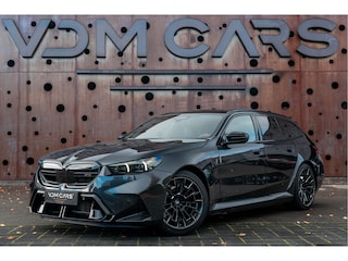BMW 5-serie Touring | Comfort Pack | Driving Assist Professional | Shadow Line | Iconic Glow | Panorama | Connected |