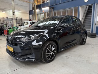 Toyota Yaris 1.5 Hybrid 116pk CVT Active | Navigatie | Camera | Apple carplay / Android auto | Lichtmetalen velgen | All season banden | NAP | Rijklaar prijs!