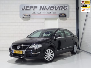 Volkswagen Passat 2.0 FSI Comfortline "Origineel NL!" Trekhaak Navigatie Parkeersensoren Climatronic Cruise-control Airco