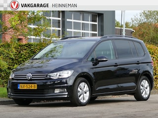 Volkswagen Touran 1.2 TSI 7 persoons | navigatie | achteruitrijcamera | panoramadak | all-season-banden