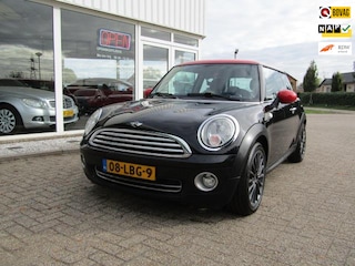 Mini Cooper 1.6 van binnen en buiten mooie complete en technisch goede (orig Ned) auto met 140141km. incl NAP