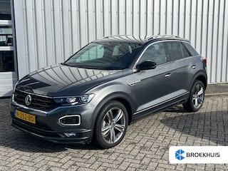 Volkswagen T-Roc 1.5 TSI Sport Business R l Digitaal Dash l Stoelverwarming l Elektr. Achterklep l R-Line interieur l Trekhaak l Adaptieve Cr Control l