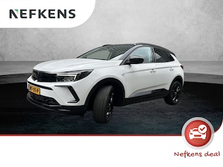 Opel Grandland 130PK Turbo Navigatie via Apple en Android | Camera | AGR stoelen | Stoel en stuurverwarming | Two tone lak