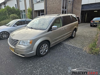 Chrysler Town & Country 4.0 V6 dvd navi tafel s&go