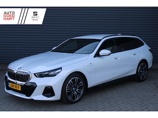 BMW 5-serie Touring 530e M Sport Head-Up Espressobruin-Leer Harman-Kardon Adaptive-Cruise