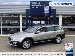 Volvo XC70 2.4 D5 Nordic+ / Automaat / NL-Auto / Vol-Leder / Dealer-Onderhouden / 1e-Eigenaar / Standkachel / Stoelverwarming / Trekhaak / Adaptieve Cruise-Control / Climate-Control / Dodehoek-Detectie / Elektr.-Achterklep / Armsteun V+A / Radio-Bluetooth / Navi / PDC V+A / 17'' LMV / All-Season / ENZ.