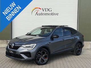 Renault Arkana 1.6 E-Tech Hybrid 145 R.S. Line / Pano / Clima / 360 Camera / Parkeer Assistent / stuur en stoel verwarming / Adaptive Cruise / Navi