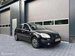 Kia Rio 1.6 CVVT X-ecutive
