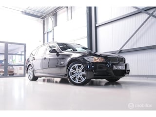 BMW 3-serie Touring 330xi High Executive | youngtimer | Logic7 | Panorama | Trekhaak | M pakket | Leder |