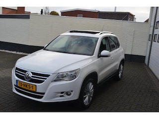 Volkswagen Tiguan 2.0 TSI Sport&Style 4Motion/ Pano