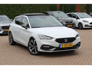 Seat Leon 1.5 eTSI FR Launch Edition / Panoramadak / Camera / Half leder / Keyless / CarPlay / 18'' / Virtual Cockpit / Stuur+Stoelverwarming / DAB / ACC