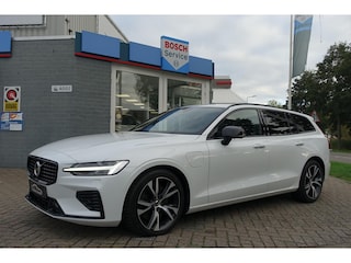 Volvo V60 T8 Twin Engine 390pk AWD Geartronic R-Design | PANO DAK | H/K | LEDER | PILOT ASSIST | HEAD UP