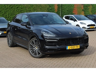 Porsche Cayenne 3.0 E-Hybrid / Trekhaak / Panoramadak / Camera / 22'' / CarPlay / Sportdesign+Chrono / Luchtvering / Bose / Dodehoek / Stoelverwarming / DAB / ACC
