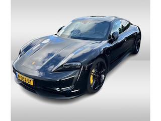 Porsche Taycan Performance 84 kWh / 360Camera / Passenger Display / Sportchrono / Luchtvering / 21'' / Stoelverwarming / Bose / Dodehoek / DAB / Cruise Control