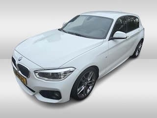 BMW 118i M Sport / Leder / Navigatie / Parkeerhulp achter / 18'' / Stoelverwarming / Cruise Control