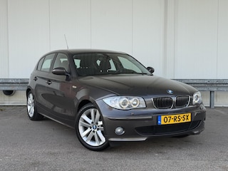 BMW 118i High Executive|88Dkm NAP!|Xenon|Ketting Verv.|Cruise|HiFi|Uniek