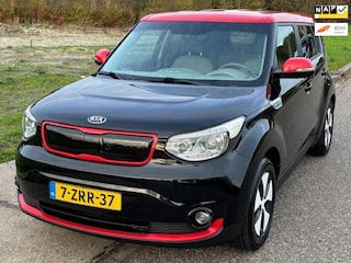 Kia Soul EV ExecutiveLine 27 kWh Automaat ECC Audio-Navi full map LMV 16" Cruisecontrol Dealeronderhoud 83459 km's NAP! Nw Apk!