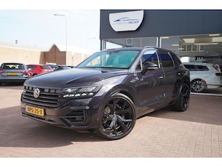 Volkswagen Touareg 3.0 TSi 4MOTION RLine | Automaat | Navigatie | Camera | Vol opties | Dealerauto | Full Black | Inruil mogelijk