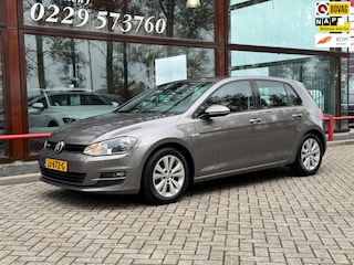 Volkswagen Golf 1.0 TSI Business | Trekhaak | Automaat | Cruise control | Camera | Parkeerhulp |