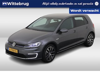 Volkswagen Golf E-DITION / WARMTEPOMP/ CAMERA/ PARK. SENSOREN/ DIGITAL DASHBOARD/ ADAPT. CRUISE/ LED/ NAVI/ CLIMA/ 17" LMV