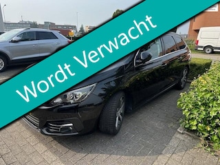 Peugeot 308 SW 1.2i 110pk 1e eig. Premium Clima Pano LED Navi PDC Historie