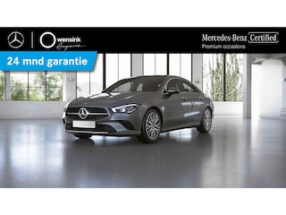 Mercedes-Benz CLA 180 Luxury Line | Panoramadak | Trekhaak | Digitaal display | Stoelverwarming |