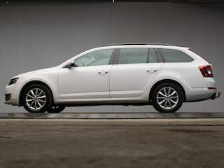 Skoda Octavia Combi 1.0 TSI Greentech Ambition Business Sport (PANORAMADAK,NAVI,LED,GROOT SCHERM,SPORTSTOELEN,PDC,CRUISE,CLIMATE)
