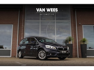 BMW 2-serie Tourer 216i Centennial Executive 7p | Origineel NL | LED | Trekhaak | PDC | Sportstuur | Cruise control | Climate control | Navi | Bluetooth | 16 inch | ➡️