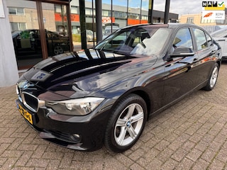 BMW 320i Executive / Automaat / PDC / Navi / Cruise