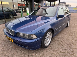 BMW 5-serie Touring 520i / Half leder / Trekhaak