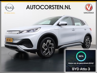 BYD Atto 3 60kWh Design SOH 98% Pano-dak Leer+Elektr.Verst. Warmtepomp Adaptieve Cruise 360°Camera Apple Carplay Android Auto Elektr.Achterklep Design Verkeersbord detectie WiFi DAB Led Rijstrooksensor Keyless Smartphone Entry Fabrieksgarantie tot 20-12-2028/150.000km Garantie op de LFP Accu tot 12-12-2030/200.000km €44.000,- Nieuw!