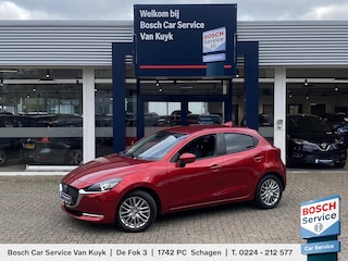Mazda 2 1.5 Skyactiv-G Signature / NL-Auto / Adaptieve Cruise-Control met Stop & Go / Climate-Control / Head-Up-Display / Stoelverwarming / Stuurverwarming / Dodehoek-Detectie / Apple-Carplay & Android-Auto / Keyless / LED / DAB Radio-Bluetooth / Navi / 360°-Camera / 16'' LMV / All-Season / ENZ.