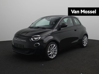 Fiat 500 42 kWh | 17'' Lichtmetalen velgen + Allseason banden |  Uniek Leren Interieur! | Apple Carplay/ Android Auto |
