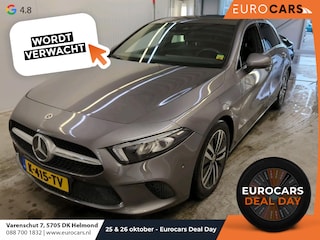 Mercedes-Benz A-klasse 160 Business Solution Luxury Navigatie Apple Carplay/Android Auto Camera Parkeersensoren Cruise Control Stoelverwarming Virtual Cockpit Lichtmetalen velgen Climate Control