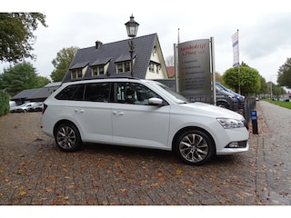 Skoda Fabia Combi 1.0 TSI Bus. Edition Navigatie Trekhaak 1e eig