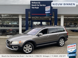 Volvo XC70 3.2 Summum / 6 Cilinder / AWD / Automaat / Vol-Leder / NL-Auto / Stoelen met Geheugen / Stoelverwarming / Cruise-Control / Climate-Control / Adaptieve LED-Koplampen / Houtafwerking-Interieur / Elektr.-Achterklep / Radio / Armsteun-V+A / PDC V+A / 18'' LMV / All-Season / ENZ.
