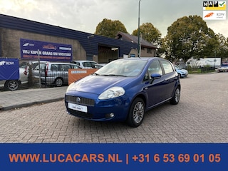 Fiat Punto Grande 1.4 Dynamic CRUISE + TREKHAAK + NIEUWE APK!