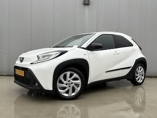 Toyota Aygo 1.0 VVT-i MT first | Trekhaak | Lichtmetalen velgen | Apple Carplay/Android Auto