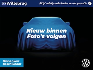 Volkswagen T-Roc 1.5 TSI DSG R-Line / IQ Led / Digitaal dashboard pro / Stand kachel / 19'' LMV