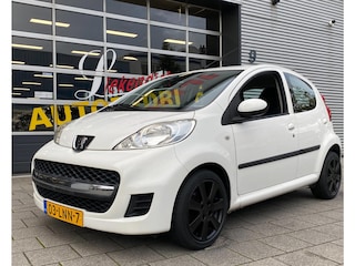 Peugeot 107 1.0-12V Urban Move 5Drs- Airco I Sport velgen I Comfort pakket I Nwe APK 10-2026