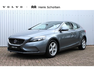 Volvo V40 T2 Momentum |Navigatie| Bluetooth| Climate Control| Regensensor| Lichtmetalen velgen| LED dagrijverlichiting| Inklapbare buitenspiegels| Parkeer sensoren achter